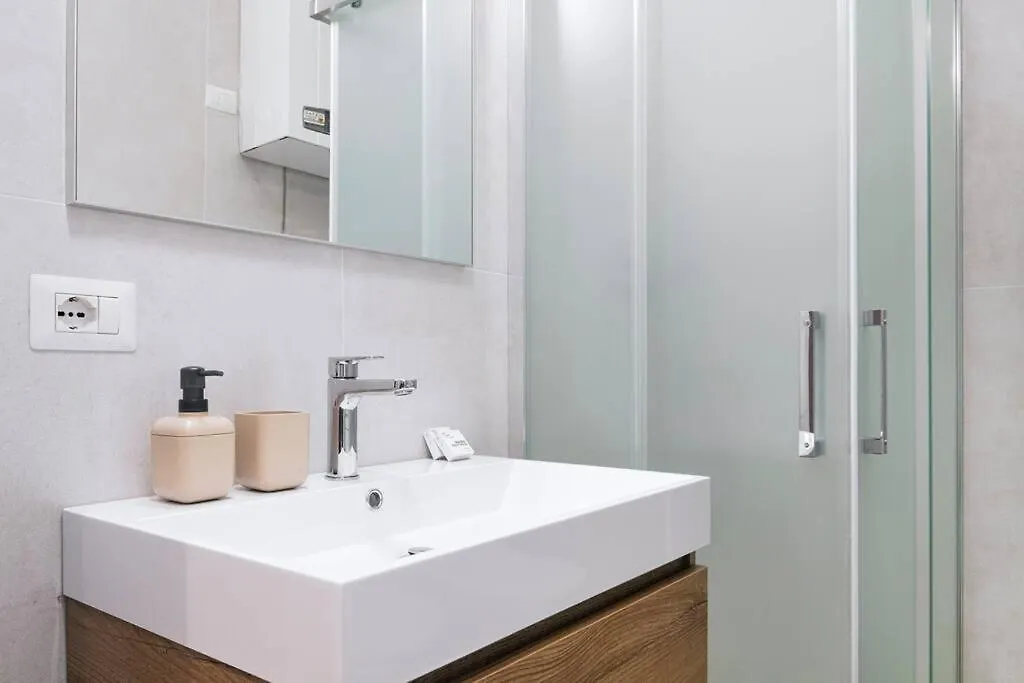 Easylife - Comfy Flat A Few Steps From Navigli Apartment Milan 0*,  Italy